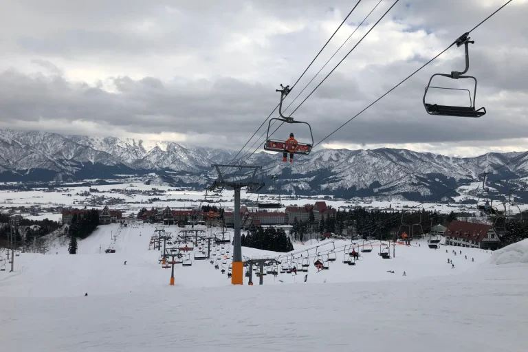 越厚湯澤預約租借雪具 Yuzawa ski rental bookings